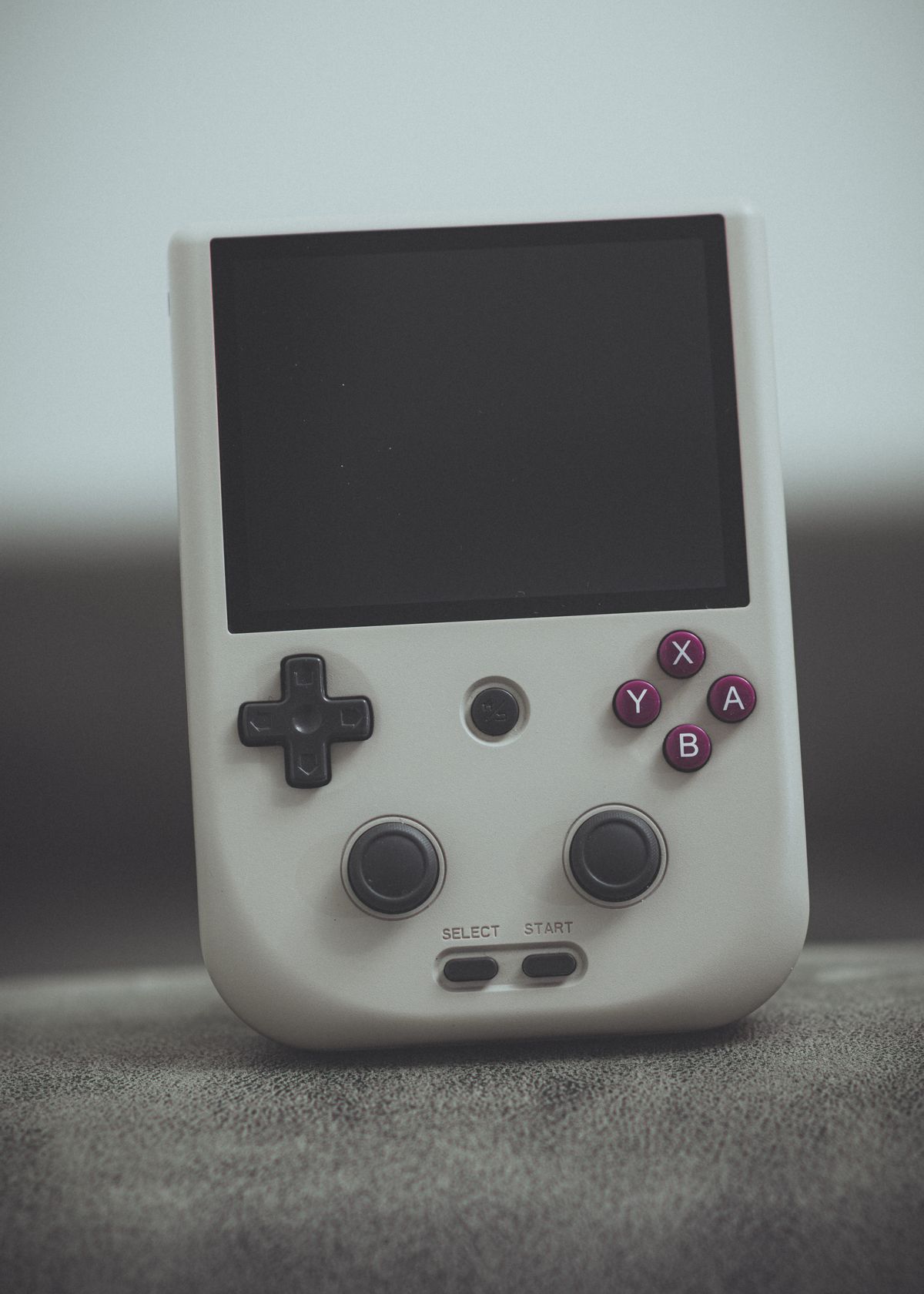 Handheld gaming device